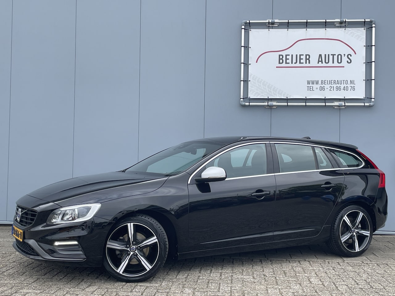 Volvo V60 - 1.5 T3 R-Design Automaat Navigatie/Trekhaak. - AutoWereld.nl