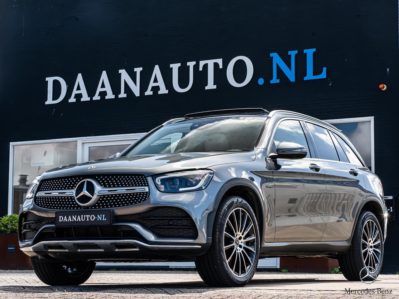 Mercedes-Benz GLC-klasse - GLC300e 4MATIC AMG Line Pano Memory Trekhaak - AutoWereld.nl