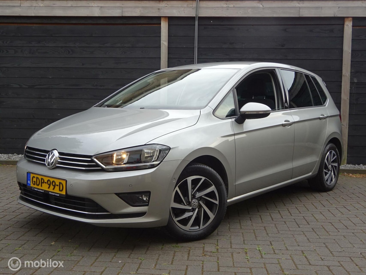 Volkswagen Golf Sportsvan - 1.2 TSI Sound Camera / Clima / FM nav / 1e eigenaar!! - AutoWereld.nl