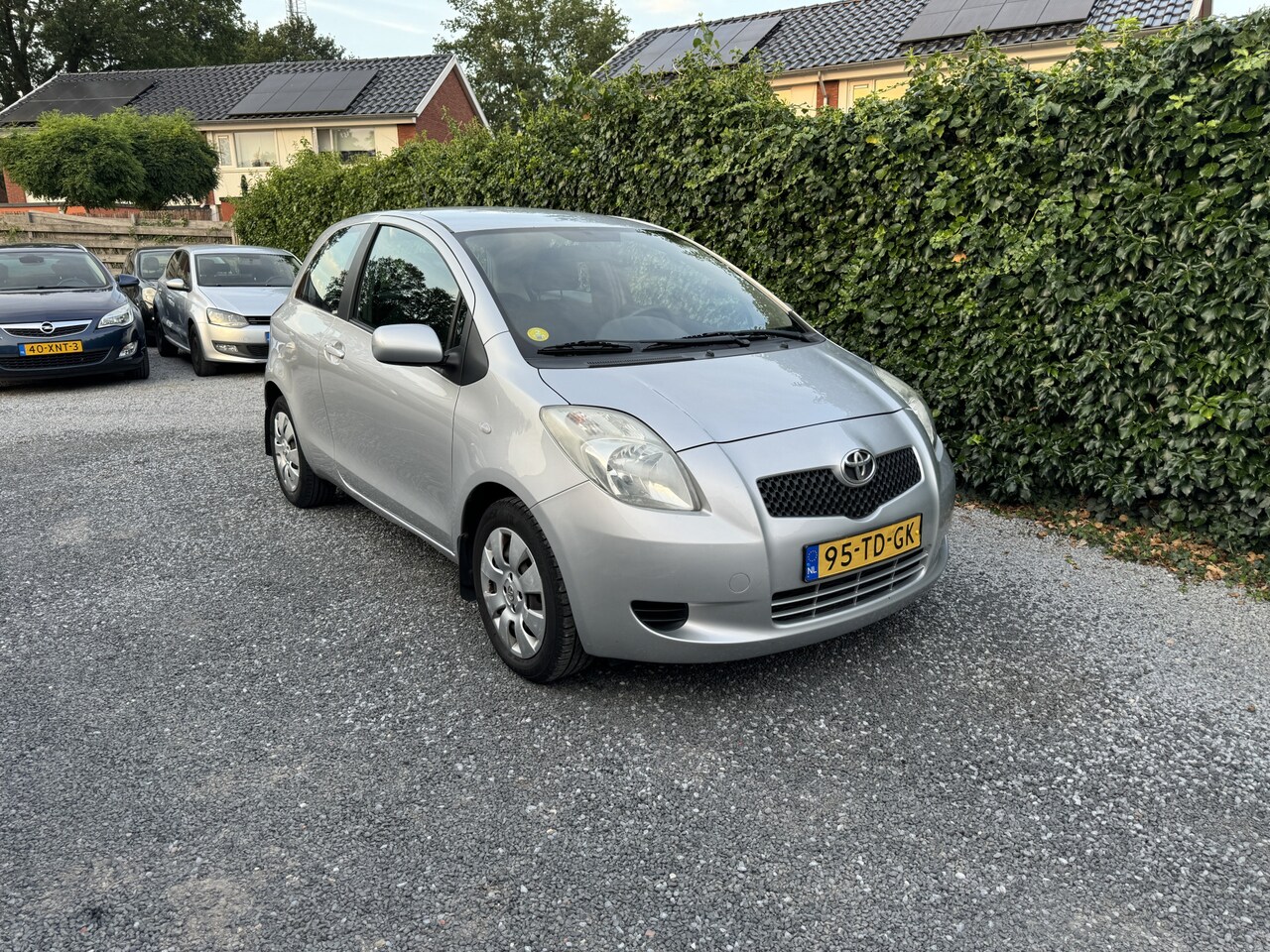 Toyota Yaris - 1.3 VVTi Sol | Airco | Elekt. Ramen | Radio / CD | Nieuwe APK - AutoWereld.nl