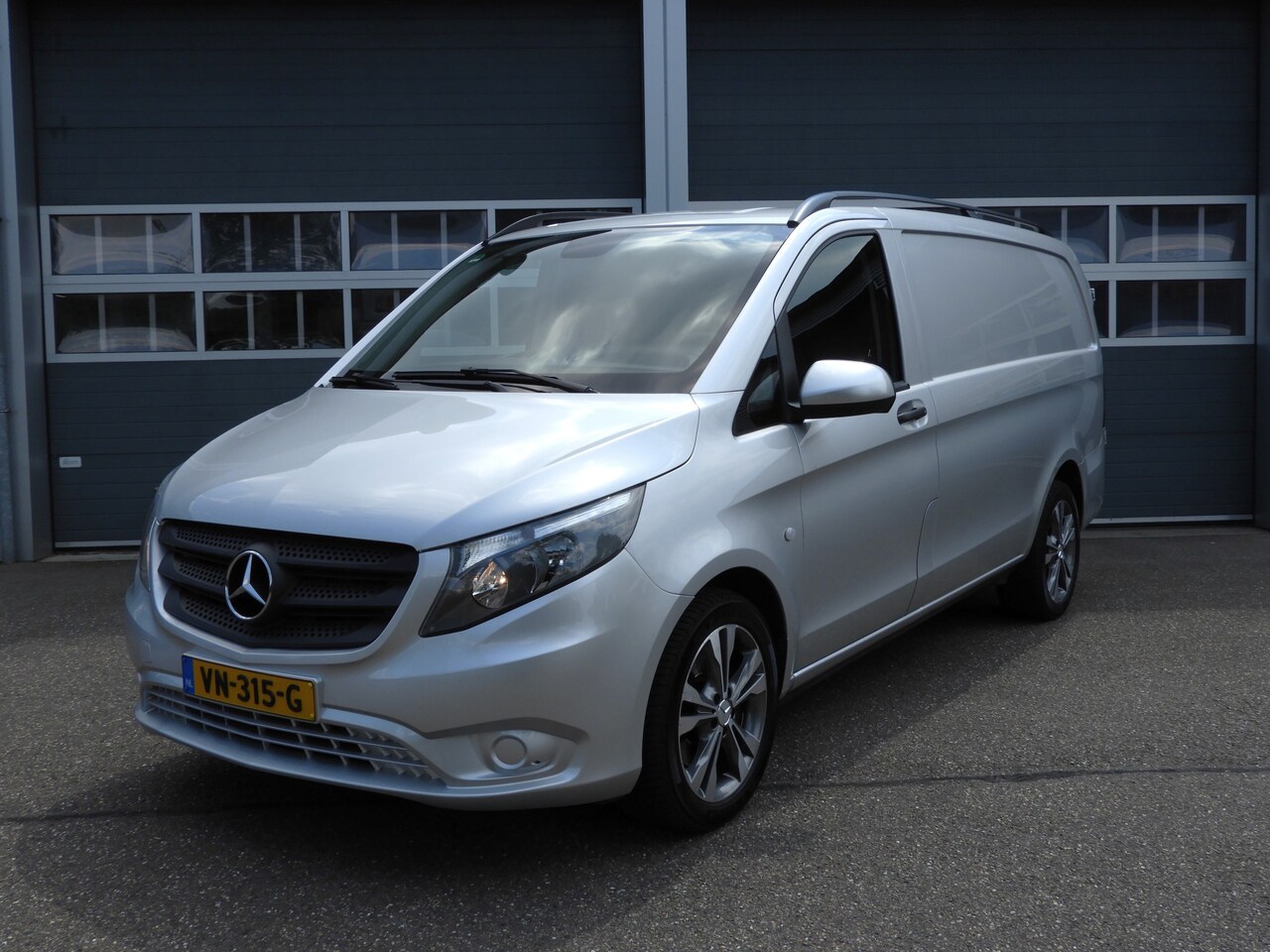 Mercedes-Benz Vito - 119 CDI LANG AUT | AIRCO | CAMERA | NAV | 2.500 kg TREKHAAK - AutoWereld.nl