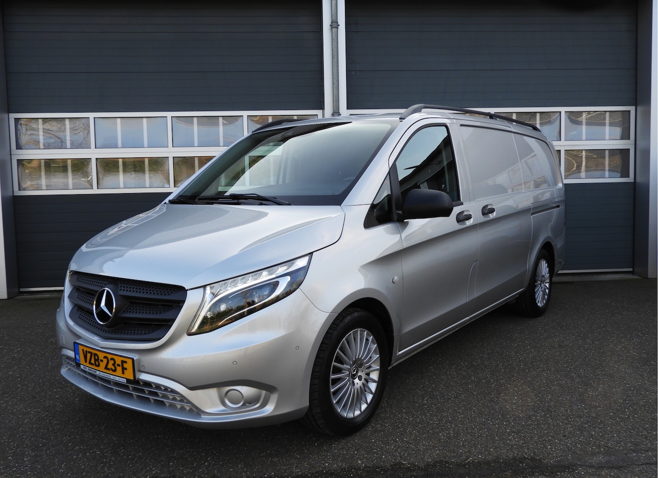 Mercedes-Benz Vito - 119 CDI Lang AUT | LED | 2X SCHUIFDEUR | INRICHTING - AutoWereld.nl