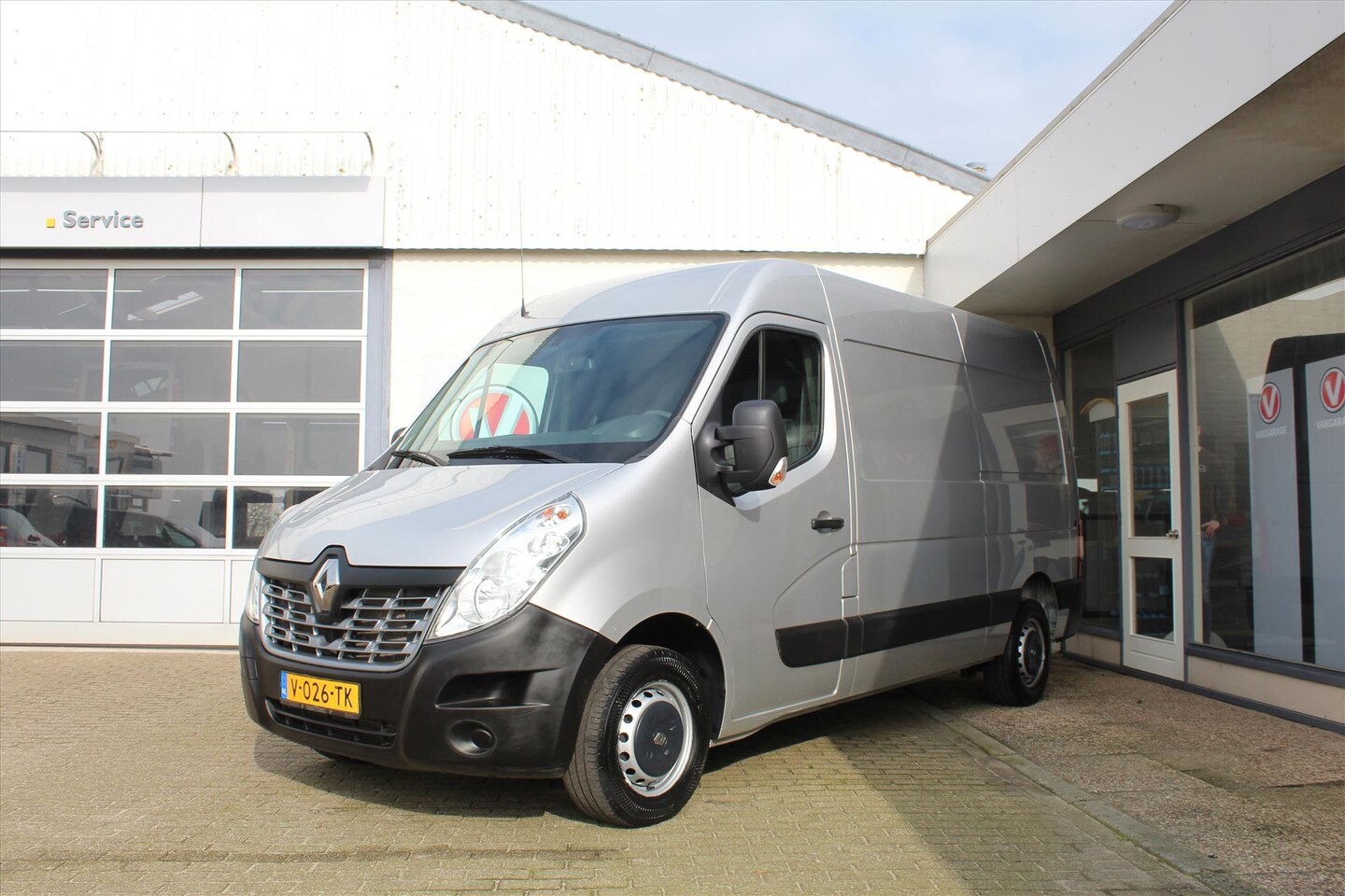 Renault Master - GB 2.3 dCi 110pk L2H2 T35 S&amp;S FWD EU6 - AutoWereld.nl