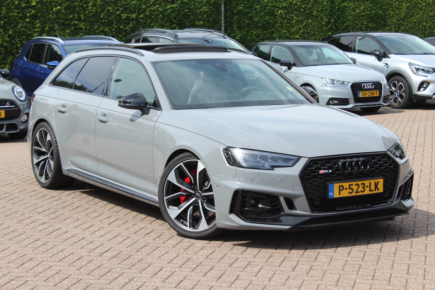 Audi RS4 - Avant 2.9 TFSI quattro / Milltek / Panoramadak / Camera / Head-up / Sportuitlaat / 20'' / - AutoWereld.nl