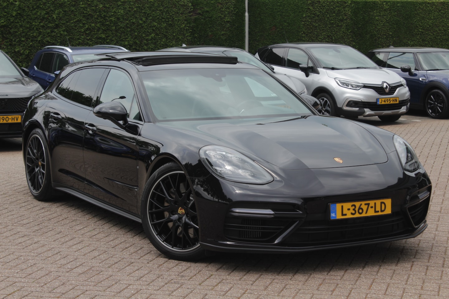 Porsche Panamera Sport Turismo - 4.0 Turbo / Panoramadak / 360Camera / Burmester / Sportuitlaat / Keyless / 21'' / Matrix L - AutoWereld.nl