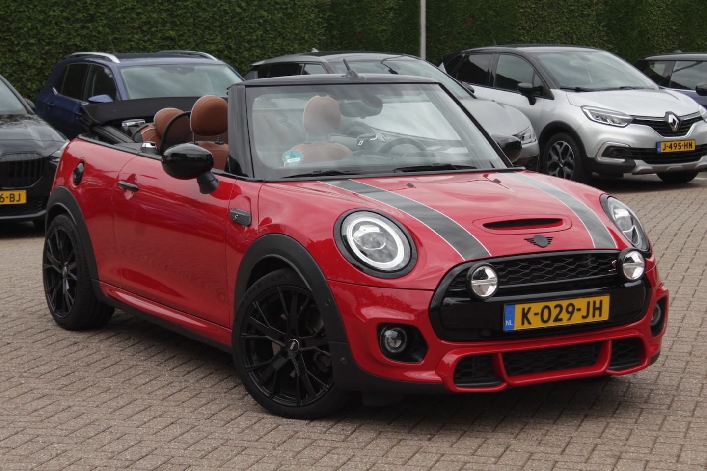 MINI Cabrio - Mini 2.0 Cooper S / Camera / Leder / Windscherm / Keyless / Harman Kardon / Navigatie / St - AutoWereld.nl