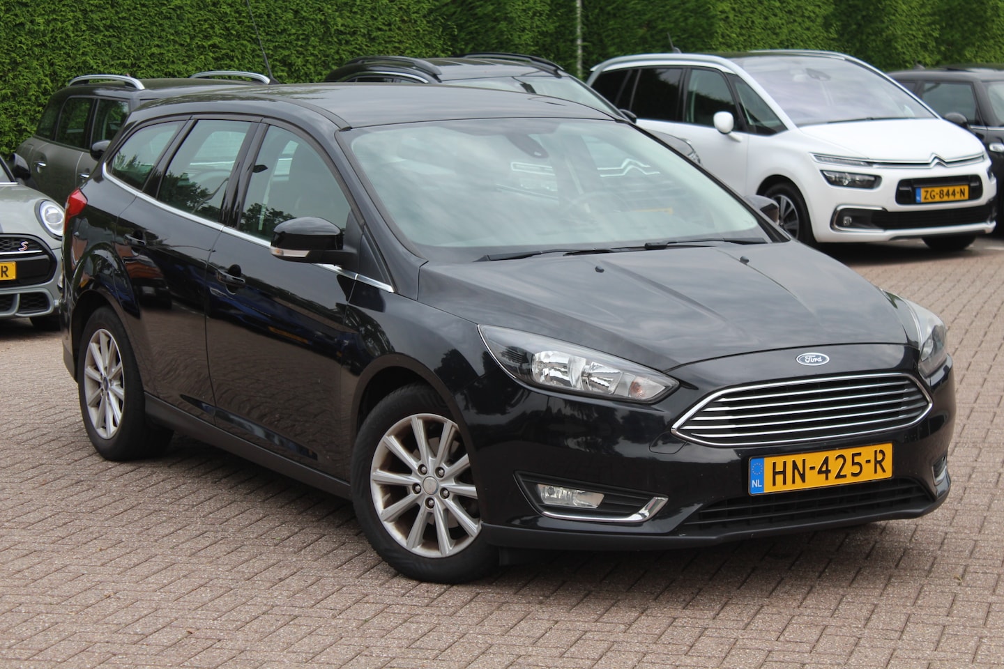 Ford Focus Wagon - 1.0 Titanium Edition / Trekhaak / Navigatie / Parkeerhulp achter / Cruise Control / Blueto - AutoWereld.nl