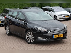 Ford Focus Wagon - 1.0 Titanium Edition / Trekhaak / Navigatie / Cruise Control / Nieuwe Distr.riem