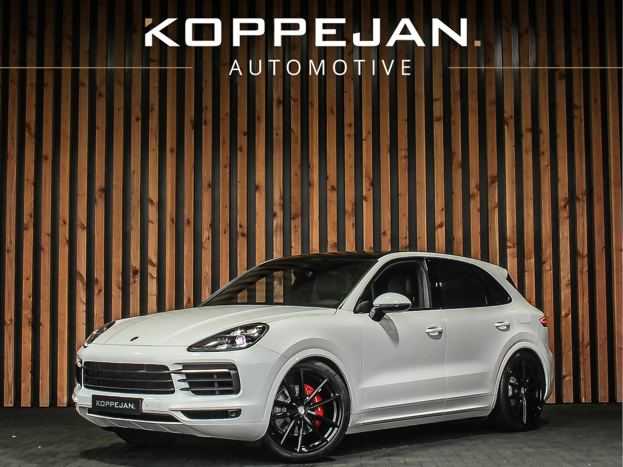 Porsche Cayenne - 3.0 E-Hybrid 462PK Automaat | AKRAPOVIC | PANO | SOFTCLOSE | SPORT CHRONO | BOSE | STUURVE - AutoWereld.nl