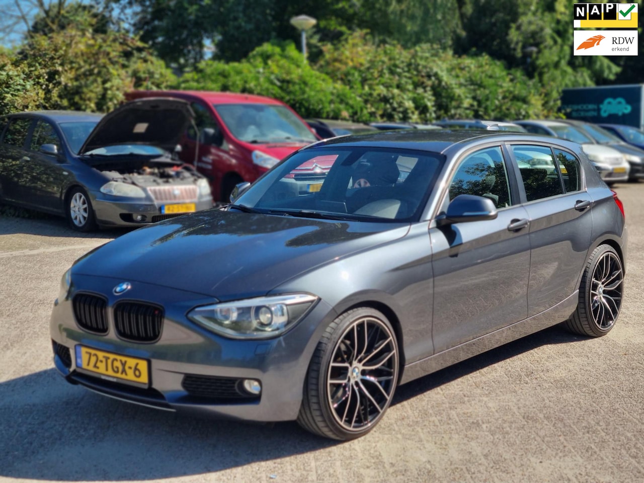 BMW 1-serie - 116d Business/Xenon/Navi/Clima/Psensor/NAP/APK/19ich - AutoWereld.nl