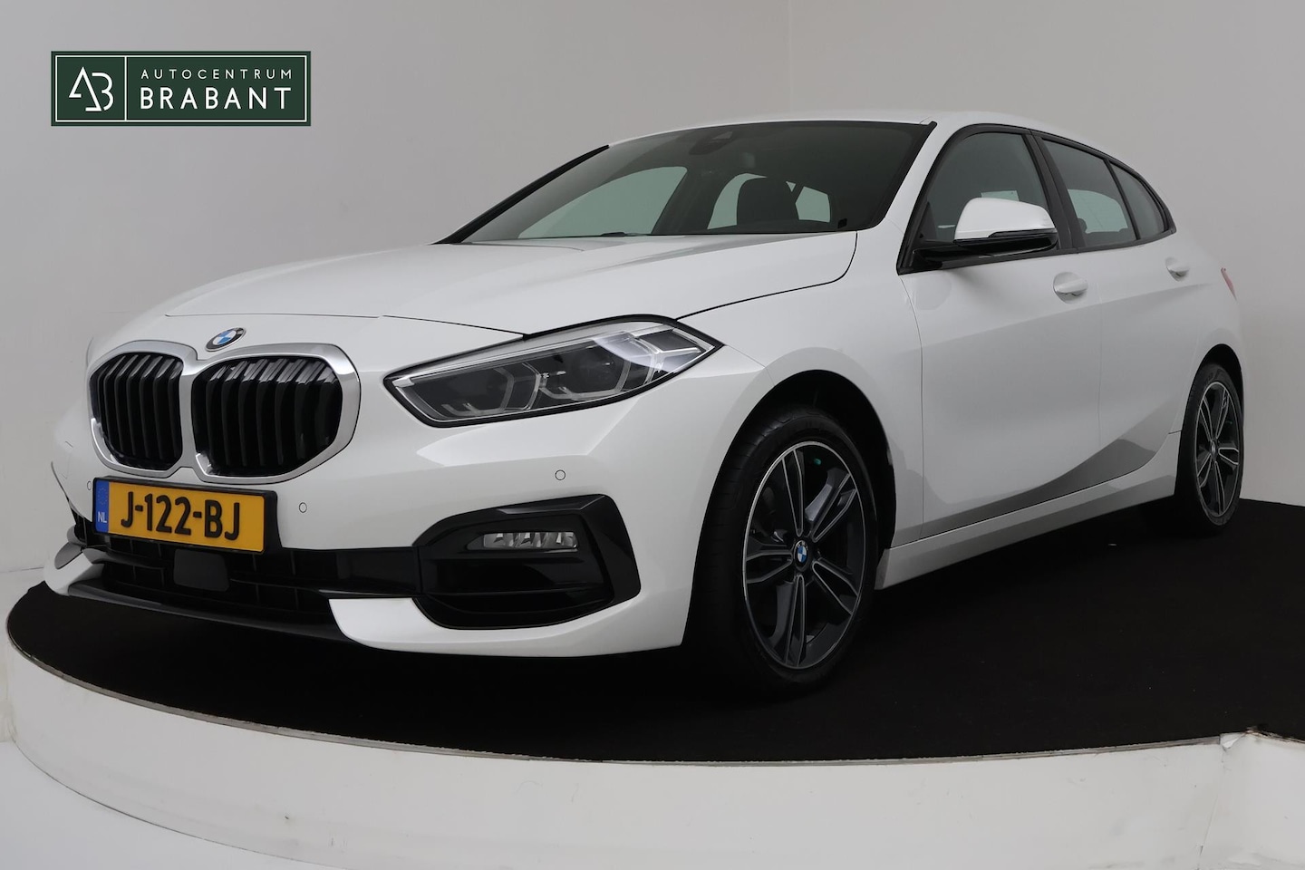 BMW 1-serie - 118i Executive Edition Automaat (VIRTUAL, PDC, NAVIGATIE, STOELV, CRUISE, NL-AUTO, DEALER - AutoWereld.nl