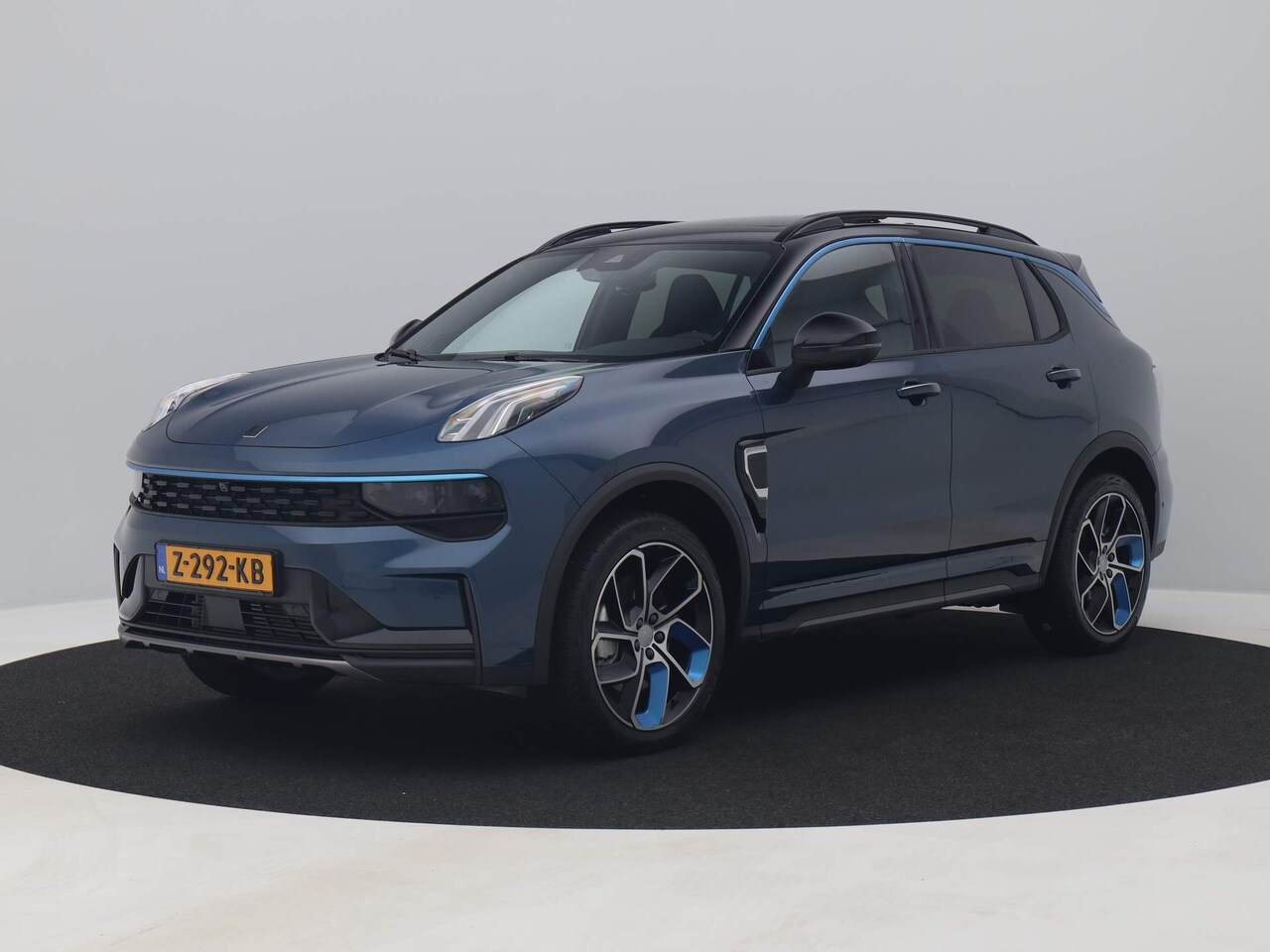 Lynk & Co 01 - 80 X NIEUW OP VOORRAAD | 1.5 Plug-in Hybrid | 360° | ZWARTE HEMEL | NLD AUTO | FACELIFT - AutoWereld.nl