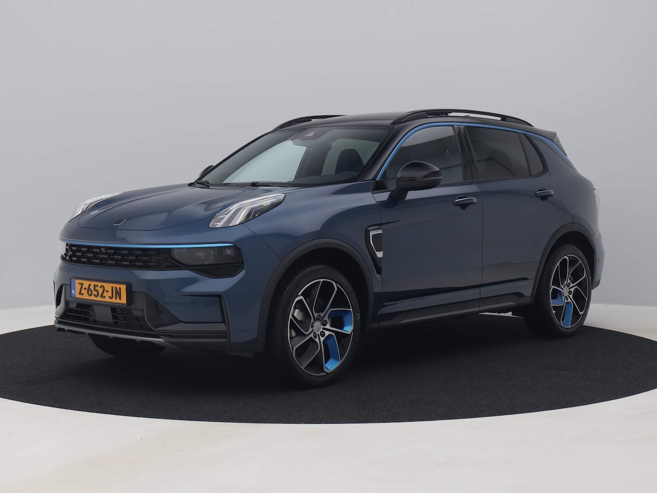 Lynk & Co 01 - 80 X NIEUW OP VOORRAAD | 1.5 Plug-in Hybrid | TREKHAAK | STUURVERWARMING | NLD AUTO - AutoWereld.nl