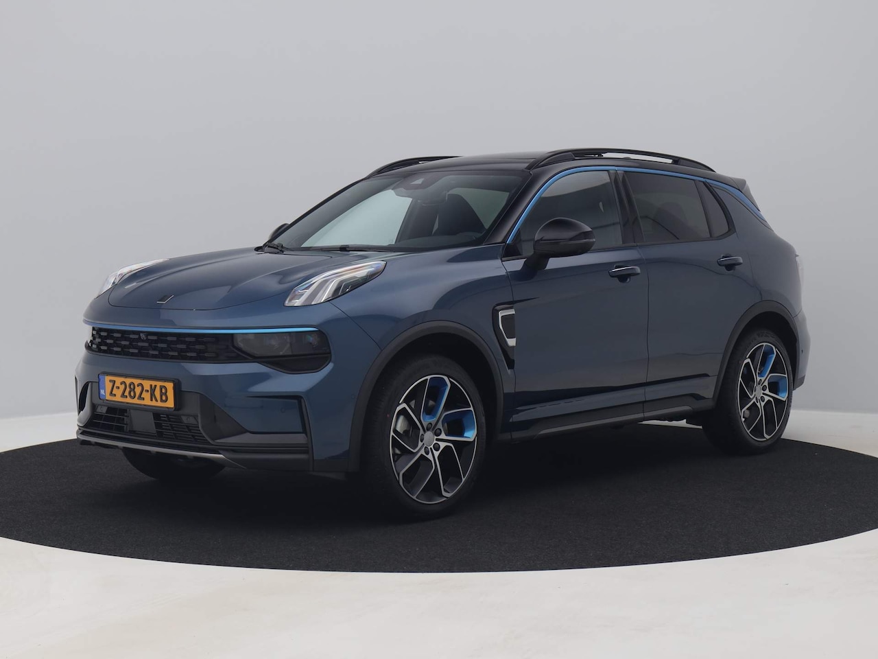 Lynk & Co 01 - 80 X NIEUW OP VOORRAAD | 1.5 Plug-in Hybrid | TREKHAAK | NAAR WENS TE PERSONALISEREN - AutoWereld.nl