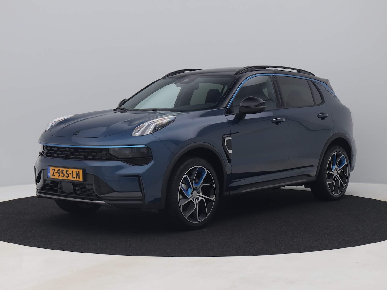 Lynk & Co 01 - 80 X NIEUW OP VOORRAAD | 1.5 Plug-in Hybrid | TREKHAAK | NAAR WENS TE PERSONALISEREN - AutoWereld.nl