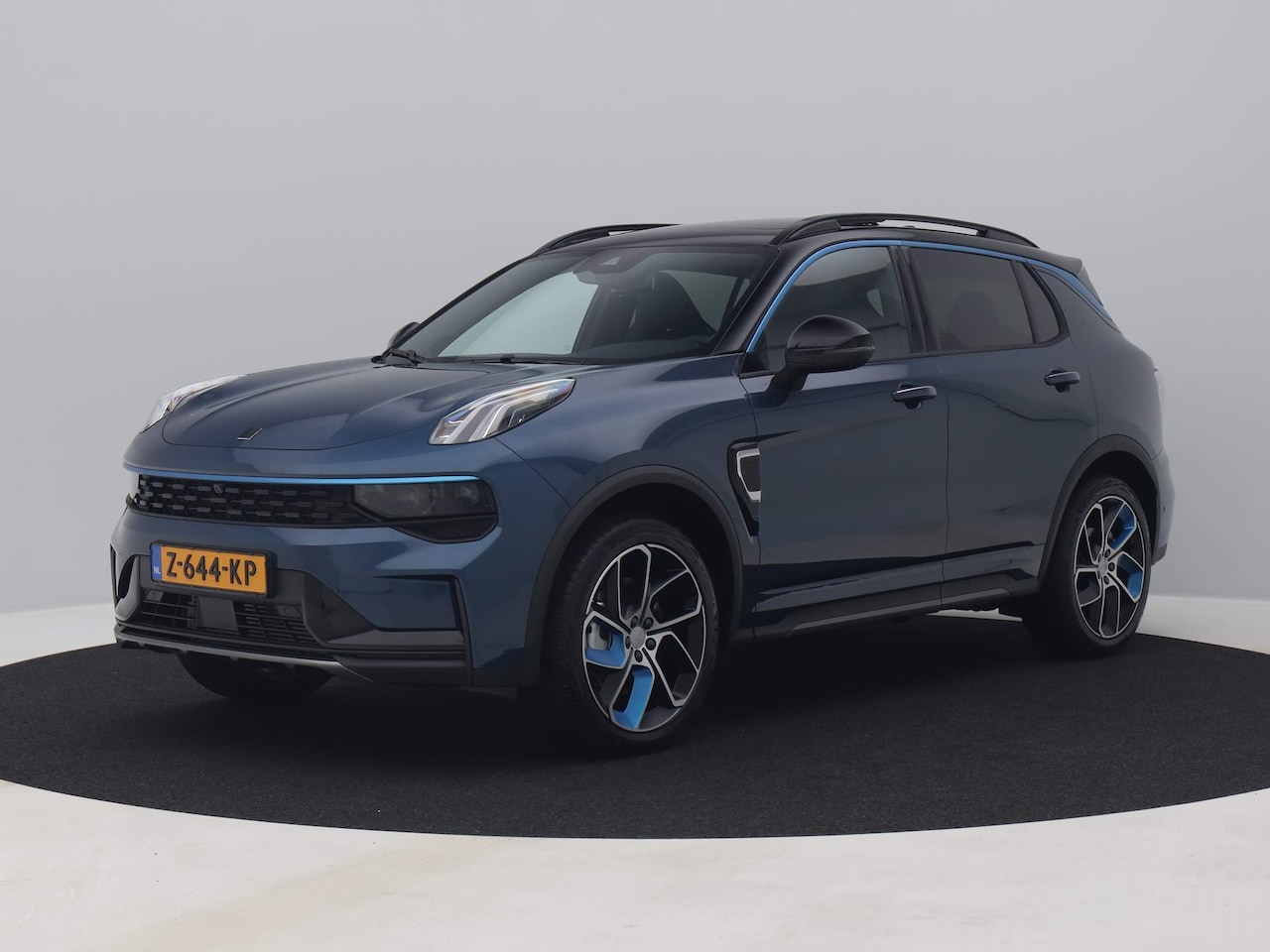 Lynk & Co 01 - 80 X NIEUW OP VOORRAAD | 1.5 Plug-in Hybrid | TREKHAAK | NAAR WENS TE PERSONALISEREN - AutoWereld.nl