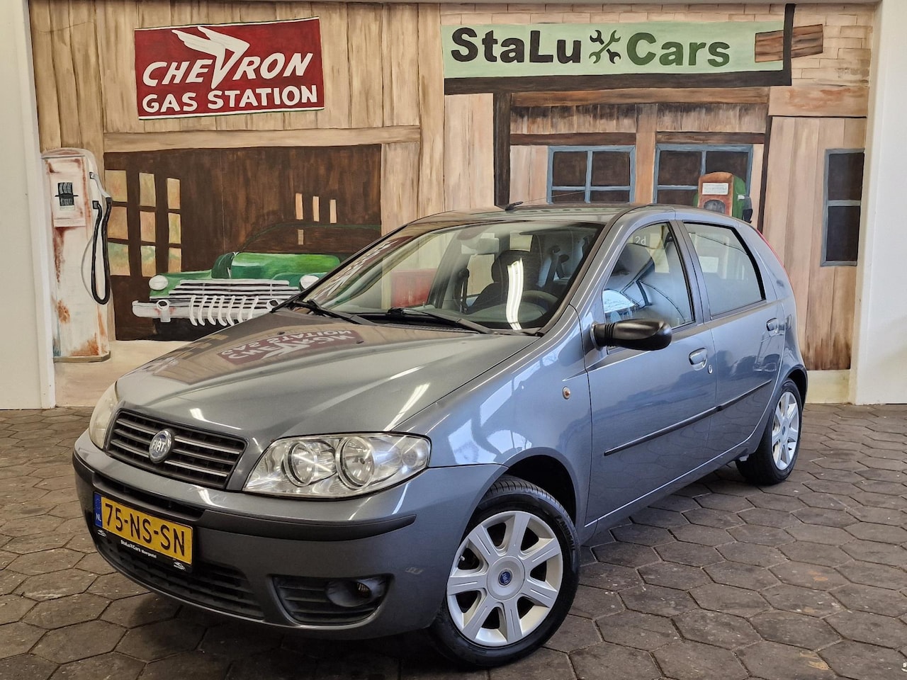 Fiat Punto - 1.4-16V Emotion/AIRCO/NIEUWE KOPPELING/5-DEURS - AutoWereld.nl