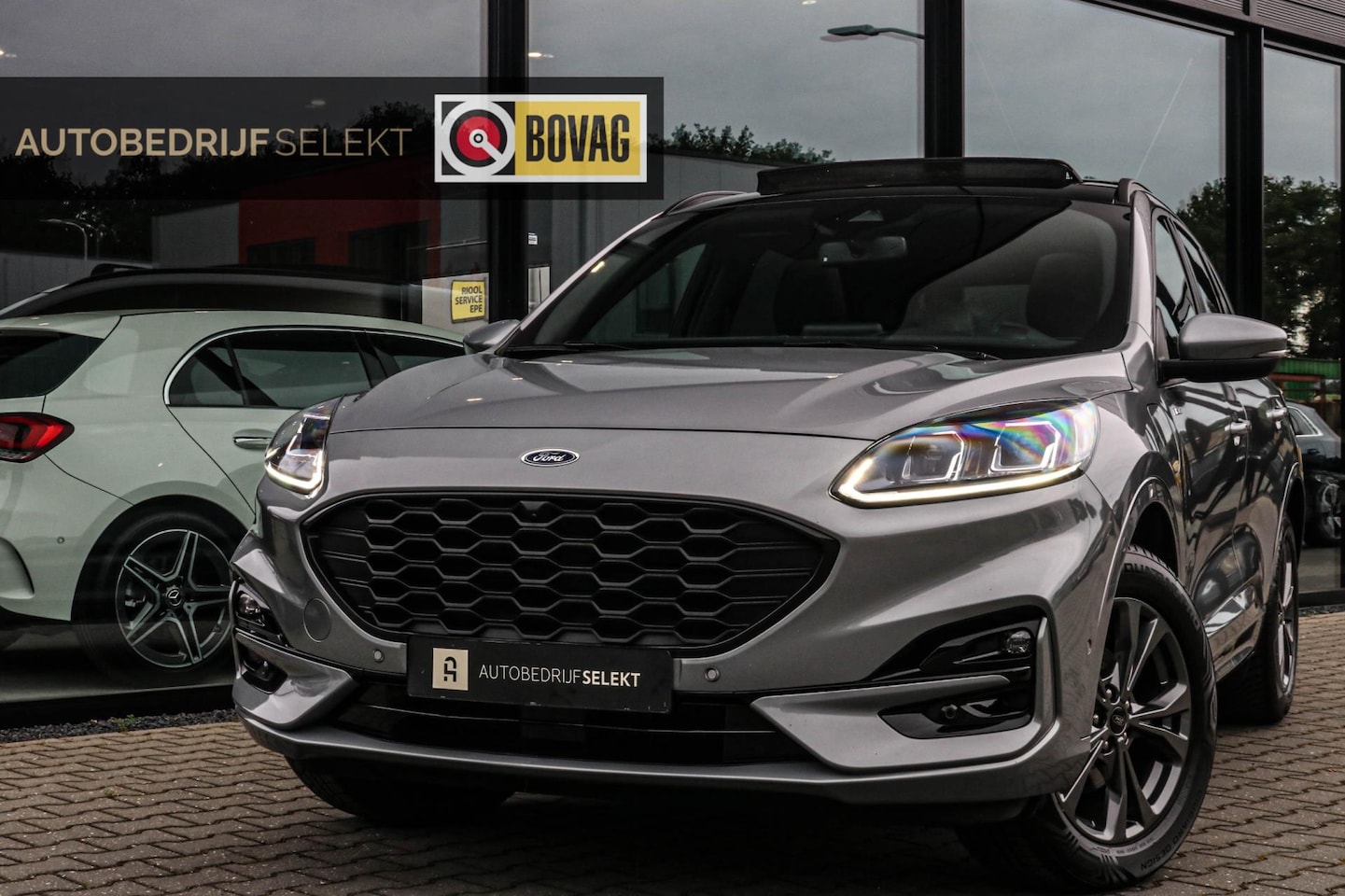 Ford Kuga - 2.5 PHEV ST-Line - PANO - TREKHAAK - AutoWereld.nl