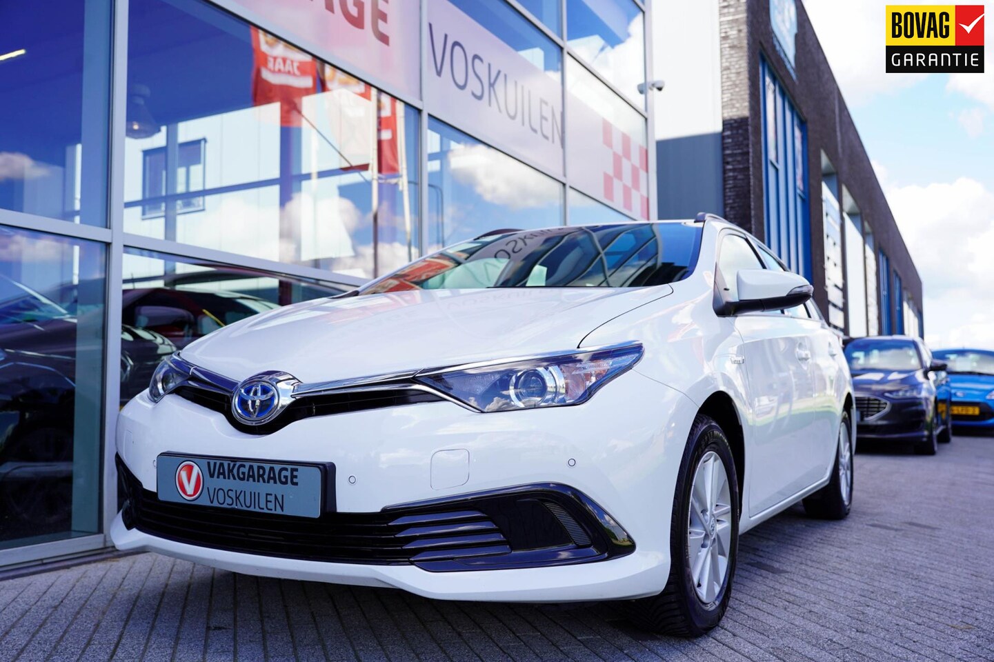 Toyota Auris Touring Sports - 1.8 Hybrid Tendance Sensoren voor en achter - AutoWereld.nl