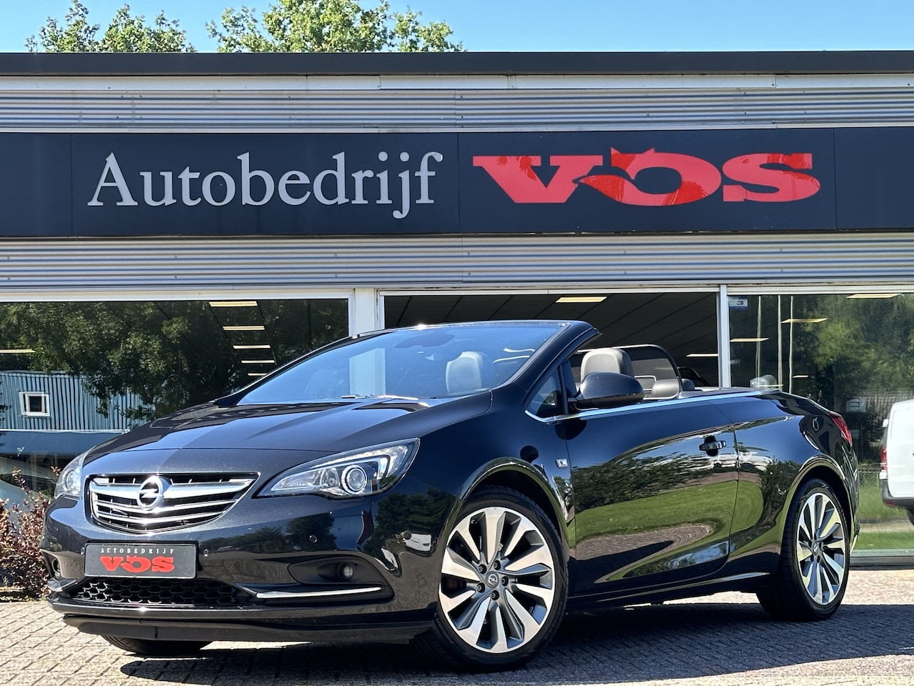 Opel Cascada - 1.6 Turbo | 200 pk | Navi | Camera | Xenon | Stuurverwarming - AutoWereld.nl