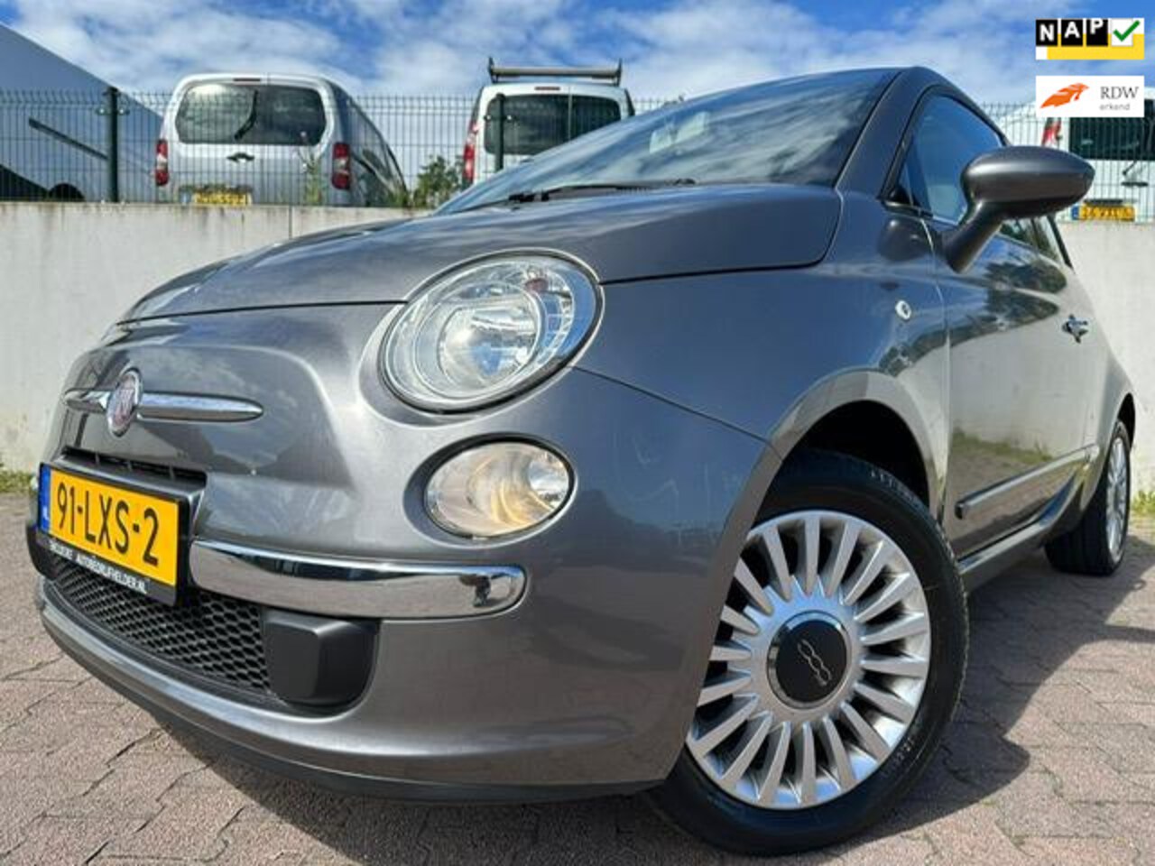 Fiat 500 - 1.2 Lounge/AUTOMAAT/PANO/APK 08-2025/NAP/ZEER NETTE AUTO/ - AutoWereld.nl