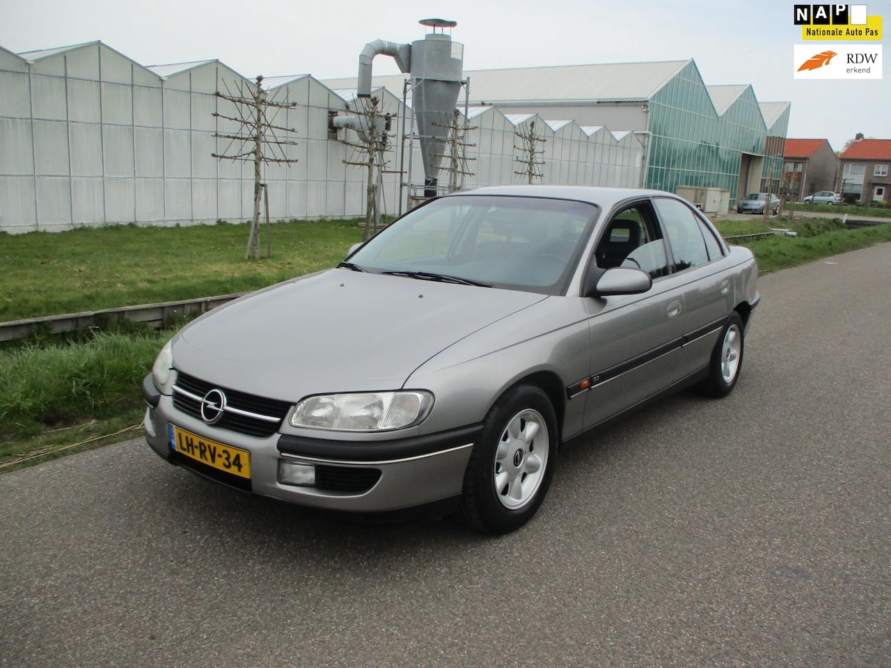 Opel Omega - 2.5i V6 CD Comfort 2.5i V6 CD Comfort - AutoWereld.nl