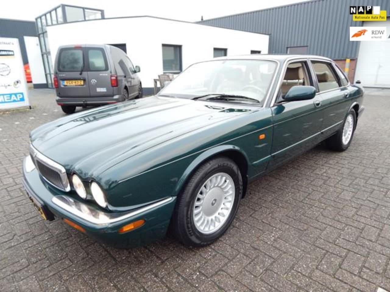 Jaguar XJ - 3.2 V8 Executive 3.2 V8 Executive - AutoWereld.nl