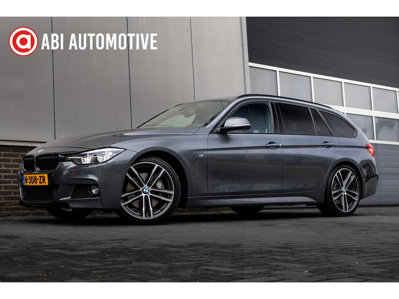 BMW 3-serie Touring - 340i 327 pk M Sport Edition High Executive / Panoramadak/ Headup/ Camera/ Xenon-Led/ Leder - AutoWereld.nl