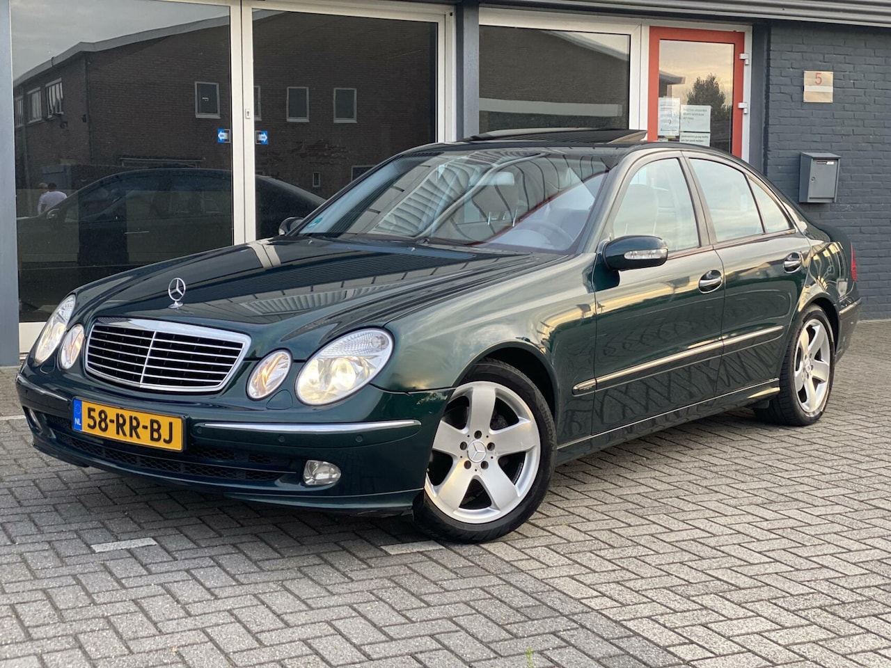 Mercedes-Benz E-klasse - 240 Classic 240 Classic - AutoWereld.nl