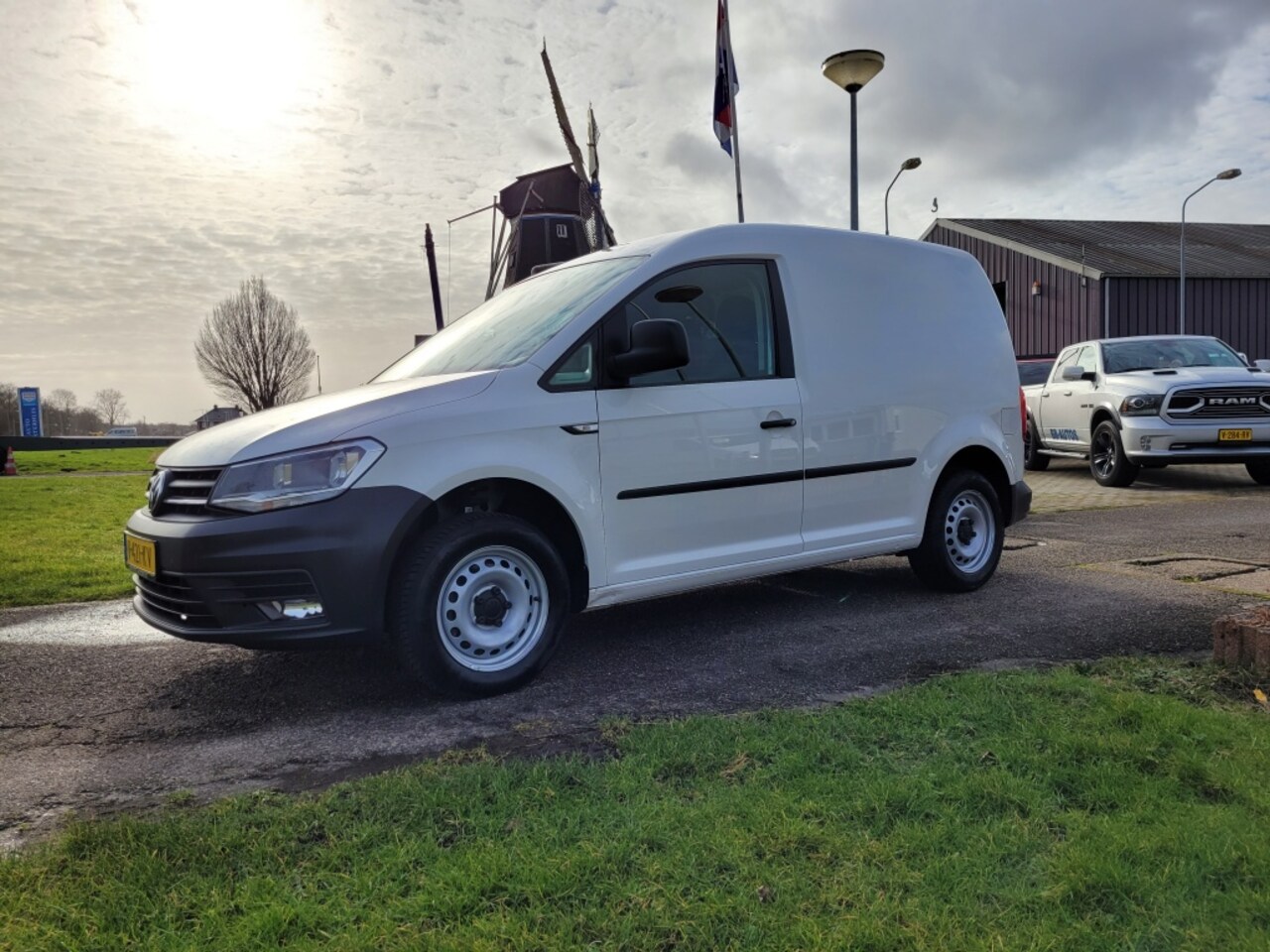 Volkswagen Caddy - 2.0 TDI 2.0 TDI 102 pk,airco/navi - AutoWereld.nl