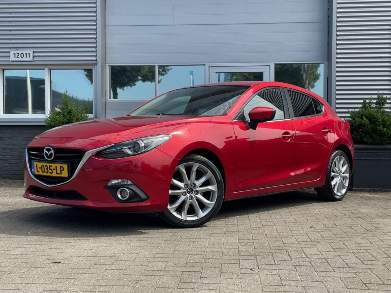 Mazda 3 - 2.0 GT-M / Navi / Leer / Cruise control / stoelver - AutoWereld.nl