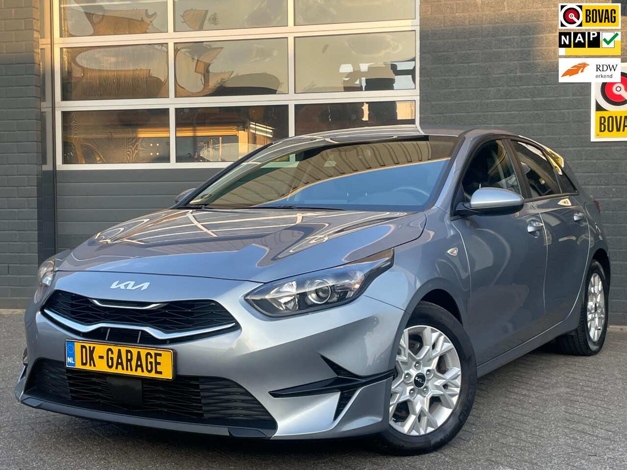 Kia Cee'd - Ceed 1.0 T-GDi DynamicLine Nieuwe type, Apple carplay, Navi, Camera - AutoWereld.nl