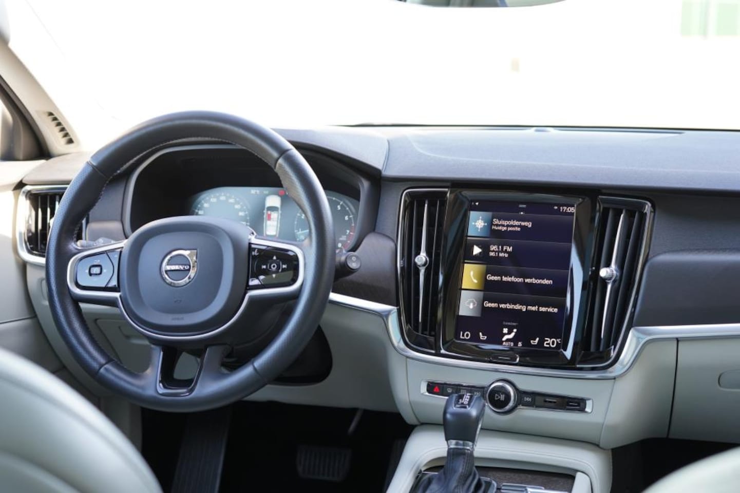 Volvo V90 Cross Country - 2.0 T5 FULL OPTIONS IN NIEUWSTAAT!! - AutoWereld.nl