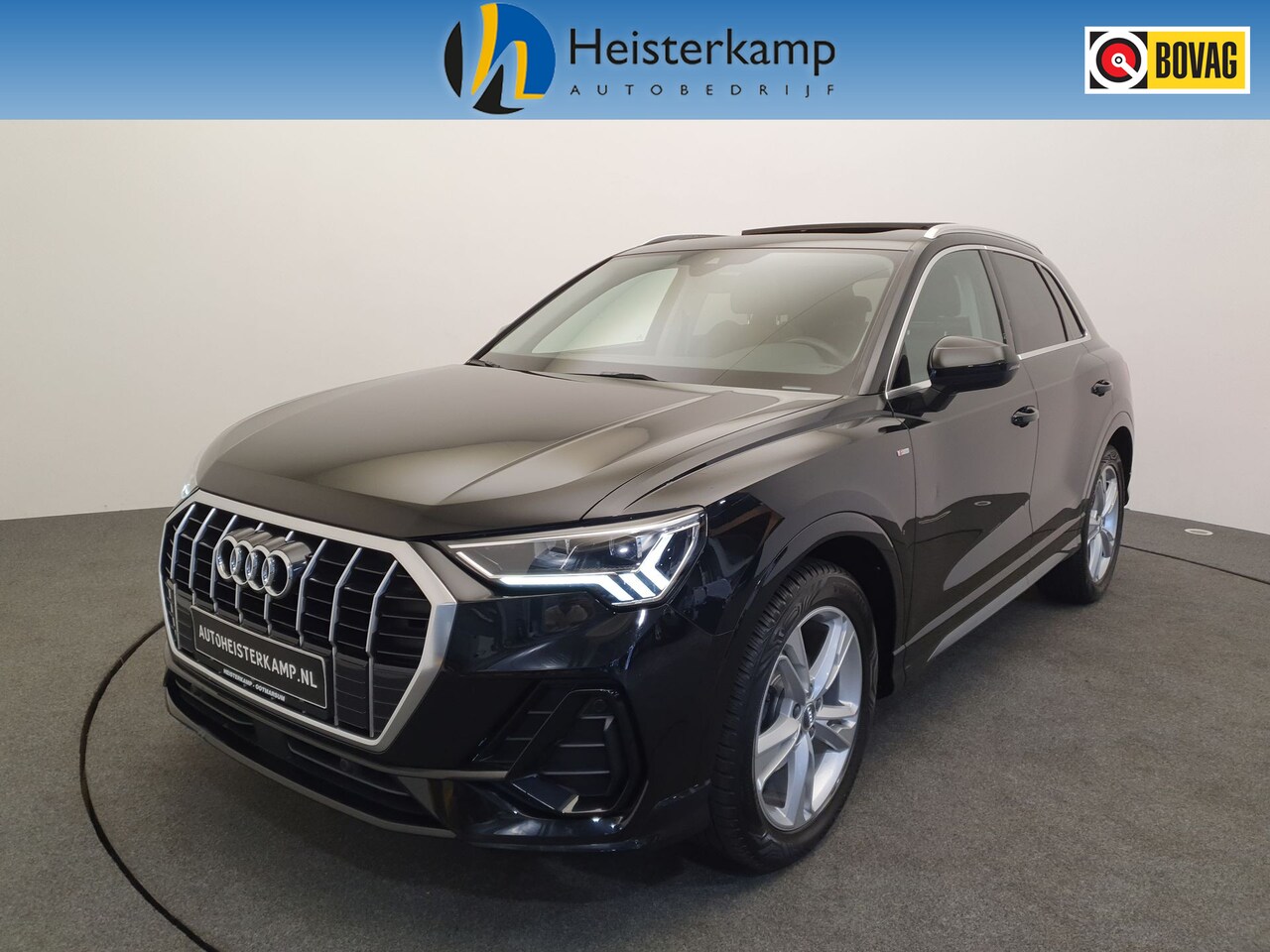 Audi Q3 - 35 TFSI 150pk S-Tronic S-Line Wegklapbare trekhaak, Panoramadak, Camera - AutoWereld.nl