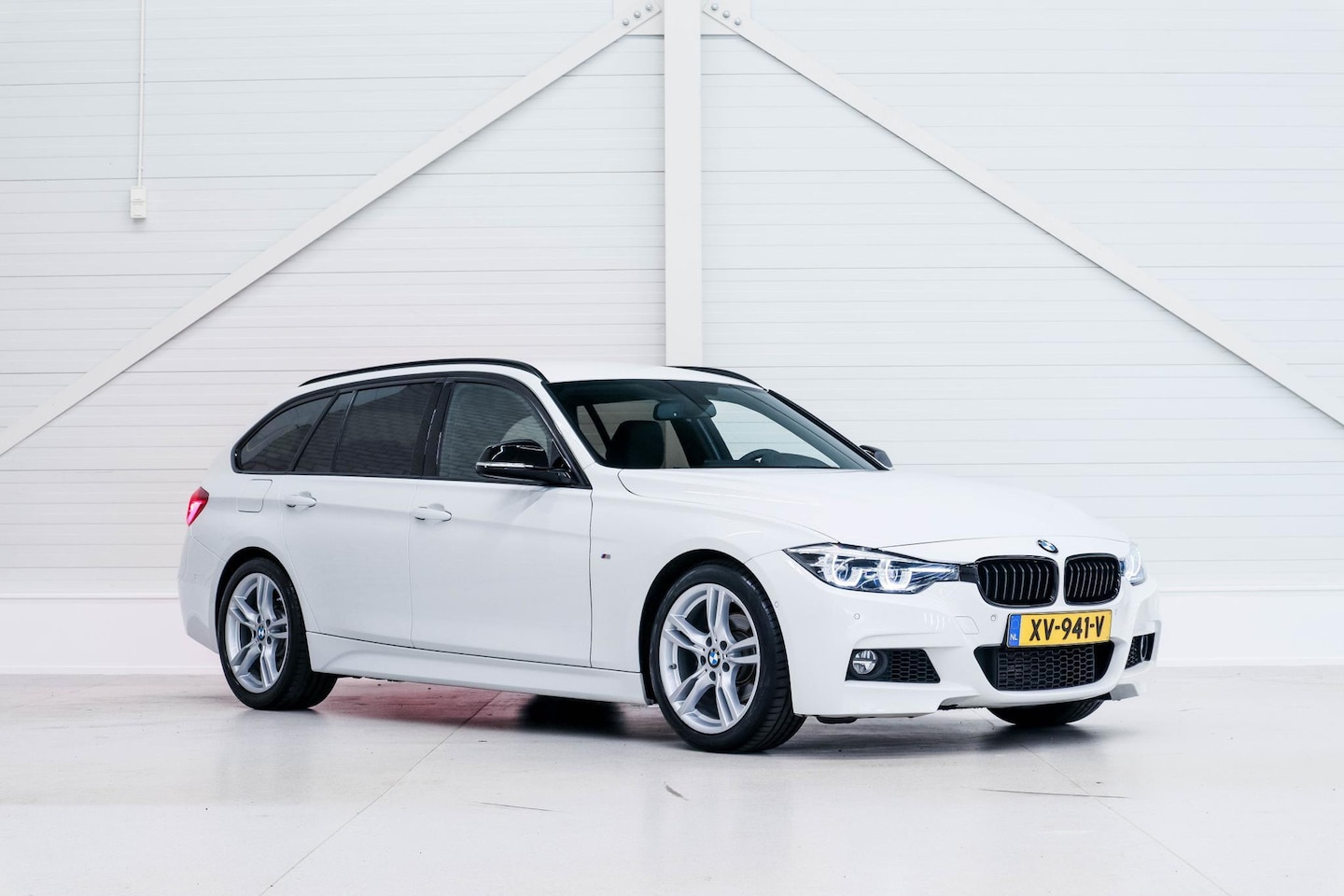 BMW 3-serie Touring - 318i M Sport Edition 318i M Sport Edition - AutoWereld.nl