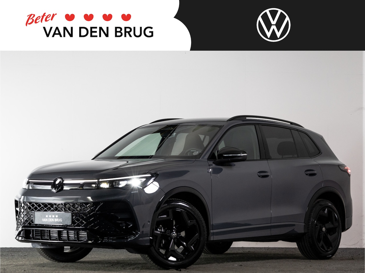 Volkswagen Tiguan - R-Line 1.5 eTSI 150 PK DSG | Black Style | Matrix IQ LED | Achteruitrijcamera | Stoelverwa - AutoWereld.nl