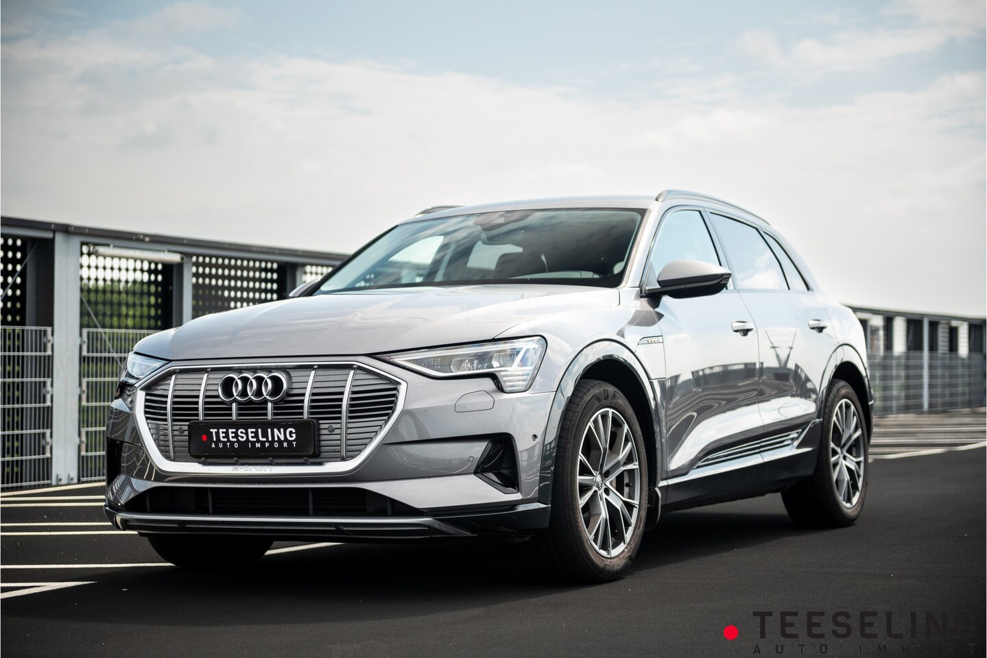 Audi e-tron - 50 quattro Business edition 71 kWh | Luchtvering | Apple Carplay - AutoWereld.nl