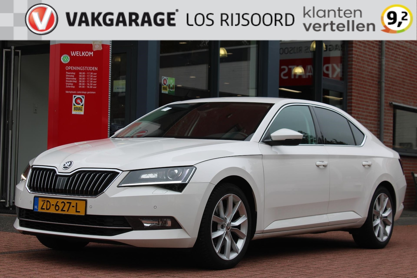 Skoda Superb - 1.5 TSI *Business* | Trekhaak | Vol-Led | Camera | Navigatie | Carplay | Canton | Half-Led - AutoWereld.nl