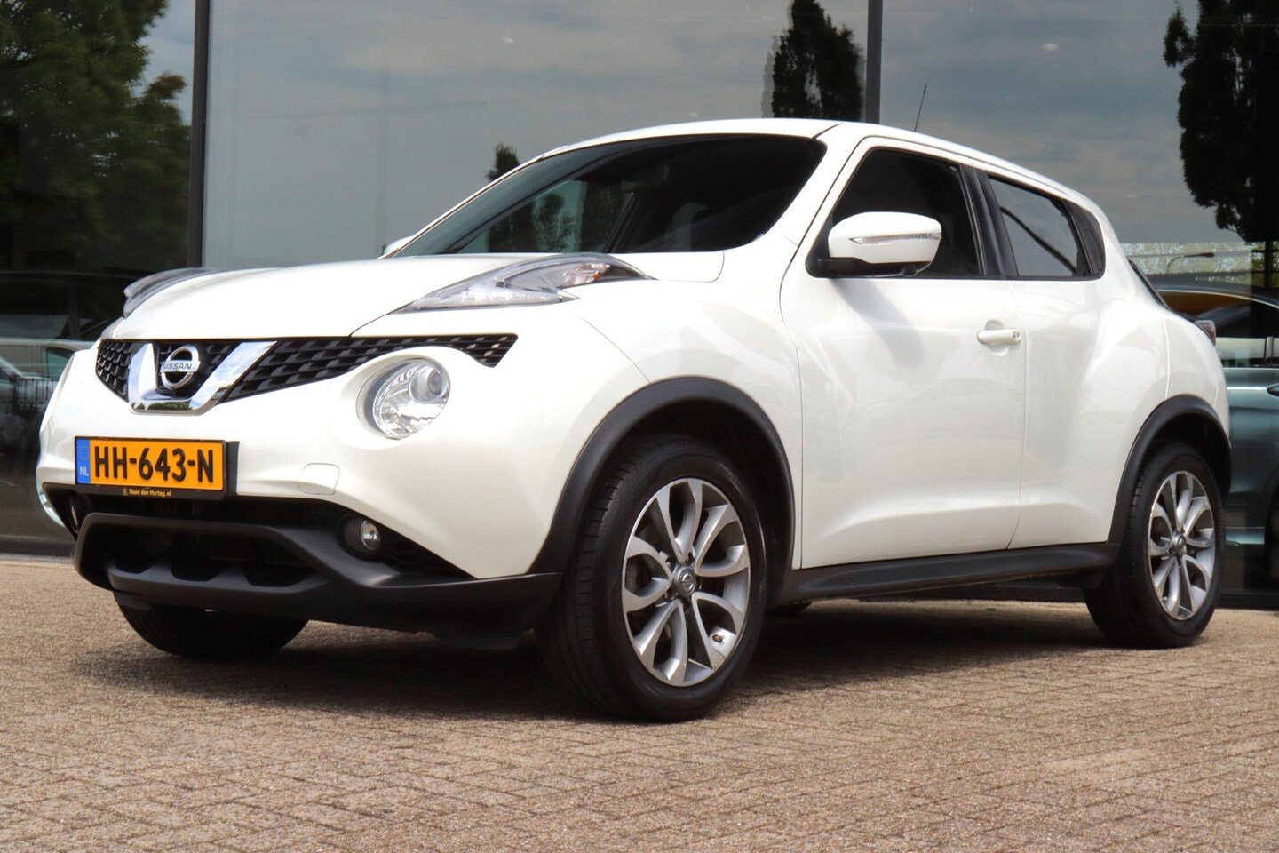 Nissan Juke - 1.2 DIG-T S/S TEKNA + 360 CAMERA | TREKHAAK | DAB | STOELVERWARMING | NAVIGATIE - AutoWereld.nl