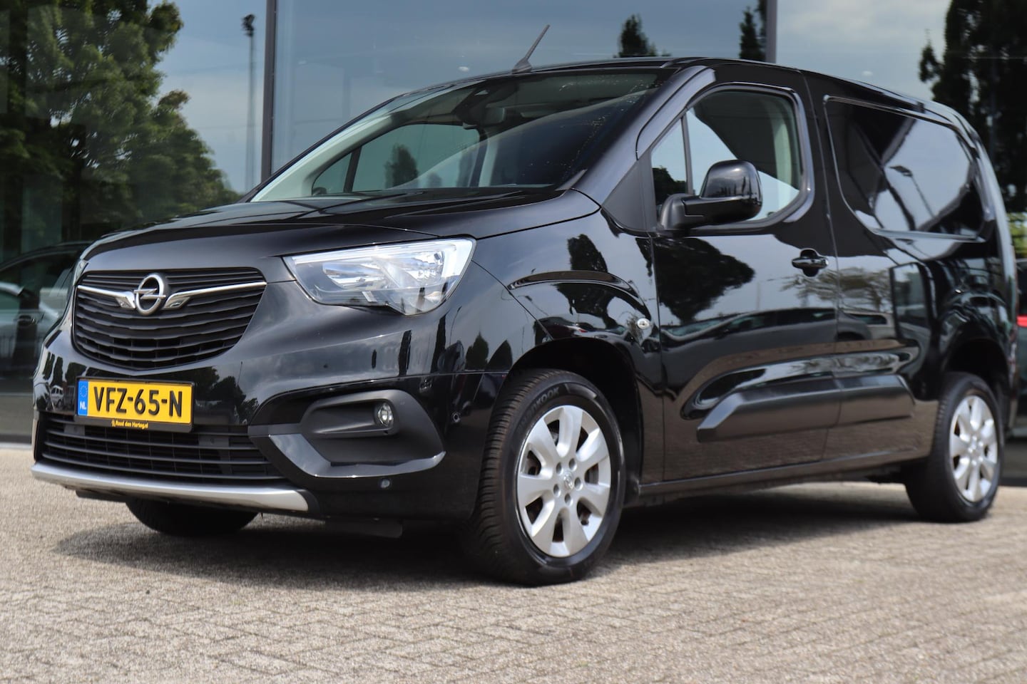 Opel Combo - 1.5D 130 PK AUT. INNOVATION | APPLE CARPLAY | CAMERA | CRUISE - AutoWereld.nl