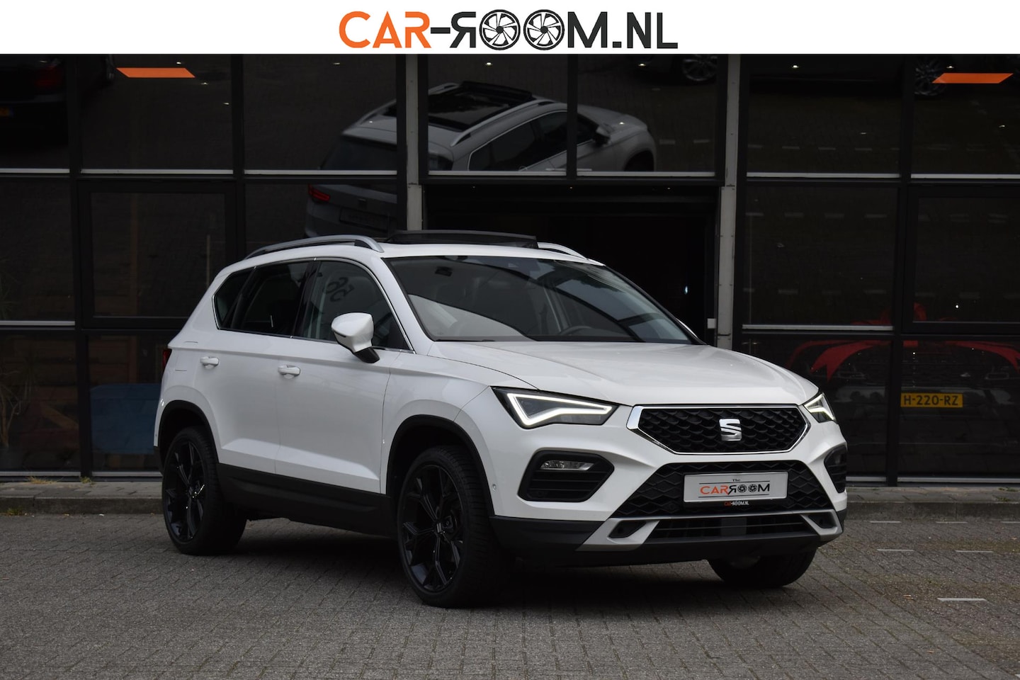 Seat Ateca - 1.5 TSI Xperience Business Intense Pano Virtual ACC Lane - AutoWereld.nl