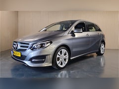 Mercedes-Benz B-klasse - 180 Ambition - Trekhaak - Parkeersensoren voor en achter - 17"