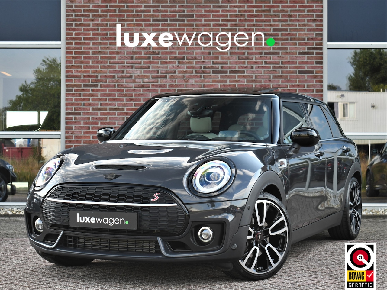 MINI Clubman - Mini 2.0 Cooper S JCW Pano HUD H/K 19inch Carplay Camera - AutoWereld.nl