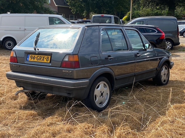 volkswagen-golf-1-8-carat-automaat-apk-stuurbekrachtiging-airco.jpg