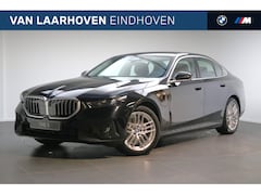 BMW 5-serie - 530e High Executive Automaat / Adaptieve LED / Stoelventilatie / Parking Assistant Plus /