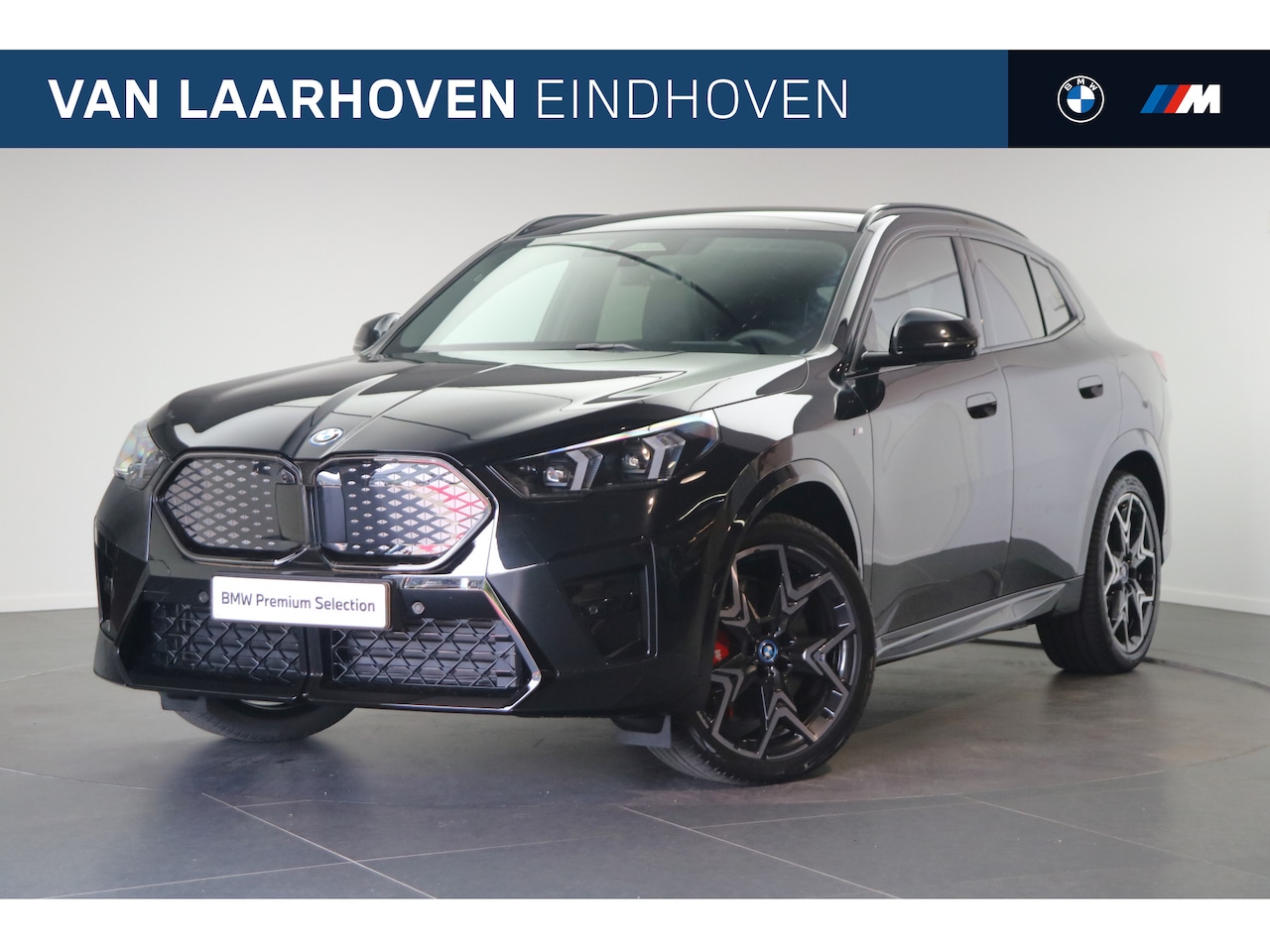 BMW iX2 - xDrive30 M Sport 65kWh / Panoramadak / Trekhaak / Adaptieve LED / Parking Assistant Plus / - AutoWereld.nl