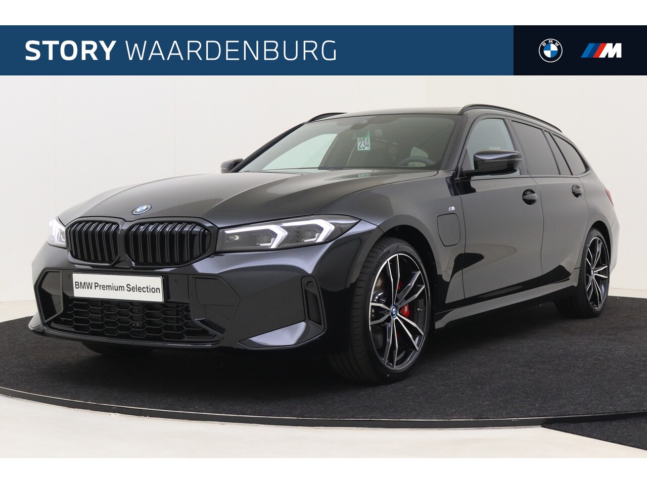 BMW 3-serie Touring - 320e M Sport Automaat / Panoramadak / Trekhaak / Adaptieve LED / Sportstoelen / Widescreen - AutoWereld.nl