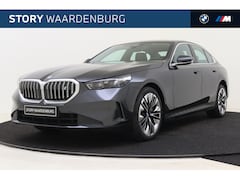 BMW i5 - eDrive40 84 kWh / Panoramadak / Adaptieve LED / Harman-Kardon / Parking Assistant / Drivin