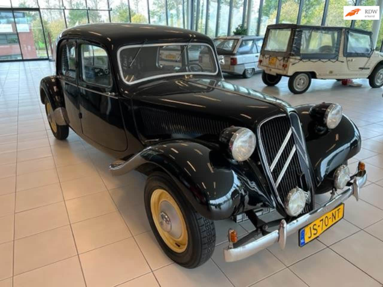 Citroën Traction - AVENT Citroen Traction Avant 11BN - AutoWereld.nl