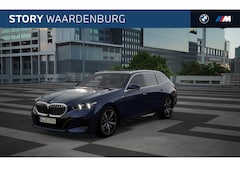 BMW 5-serie Touring - 530e High Executive M Sport Automaat / Panoramadak / Trekhaak / Adaptieve LED / Parking As